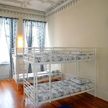 Alma Hostal *